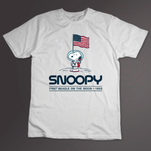 Remera blanca Snoopy on the moon